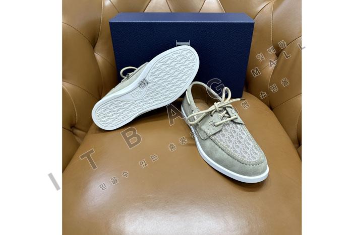 ���  ���� ����  SP4217-4