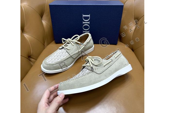 ���  ���� ����  SP4217-4