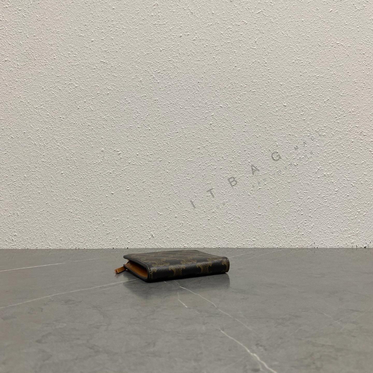 ������ ����  10002 