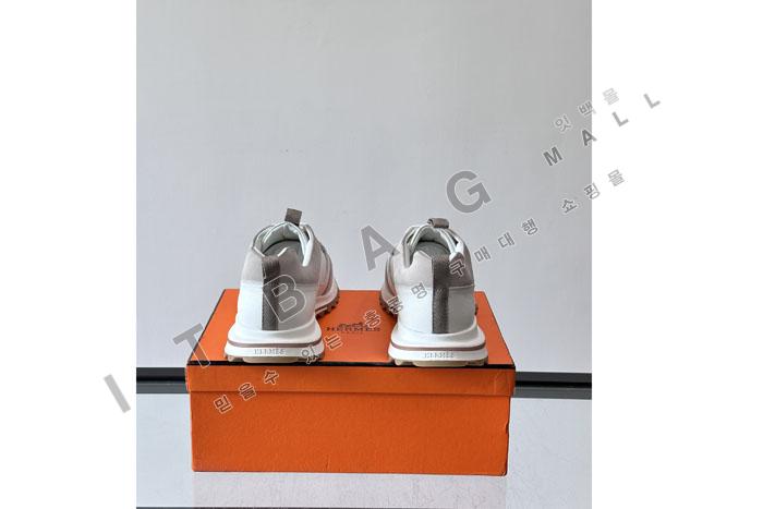 �����޽� ���� ����Ŀ�� YF6703 ��