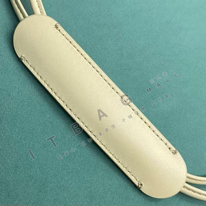 �η��ǾƳ� ���� ����ũ �̴� ��Ŷ��  LP4827   23/�Ż� 