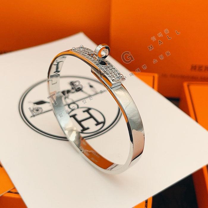 �����޽�  �극�̽���  YUE2319   3�÷�