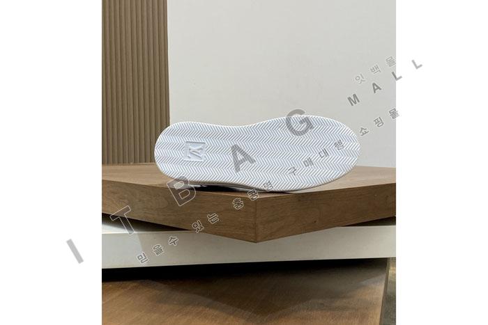 ���̺��� ���� ����� ���� ����Ŀ��  YF2332 ��