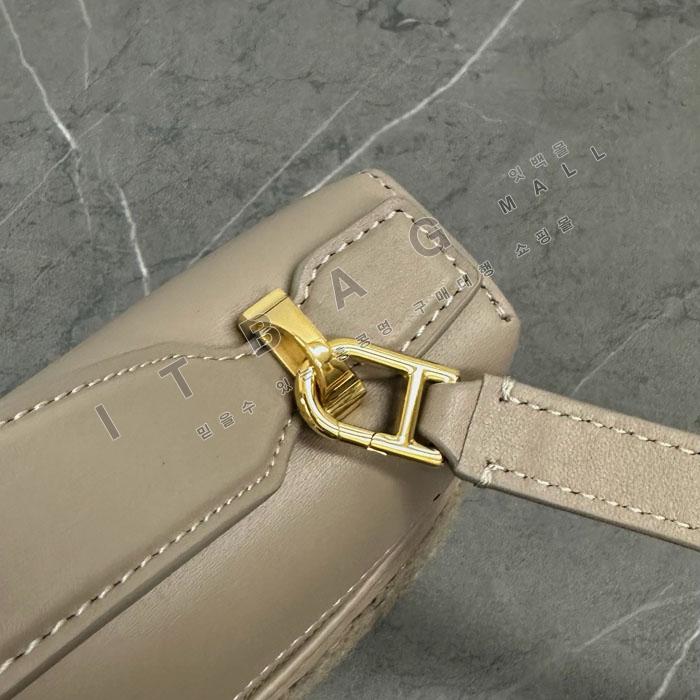 �η��ǾƳ� ����Ʈ�� �� L23  LP4828-4   23/�Ż�  ����ī, ���� ��