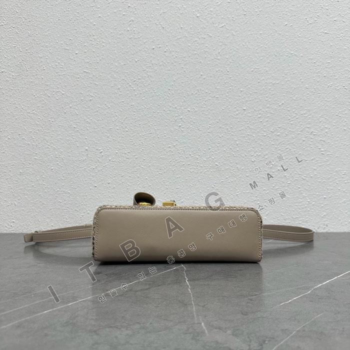 �η��ǾƳ� ����Ʈ�� �� L23  LP4828-4   23/�Ż�  ����ī, ���� ��