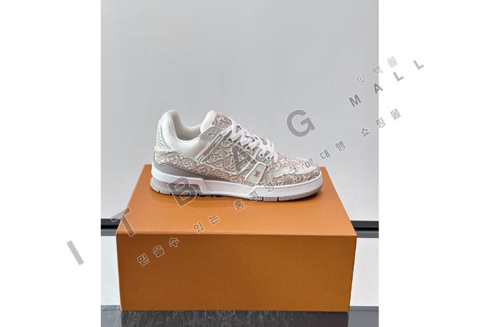 ���̺���  ���� Ʈ���̳� ����Ŀ��  YF9602 ��