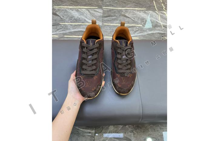���̺��� ���� ��� 300 ����Ŀ�� YF6441 ��