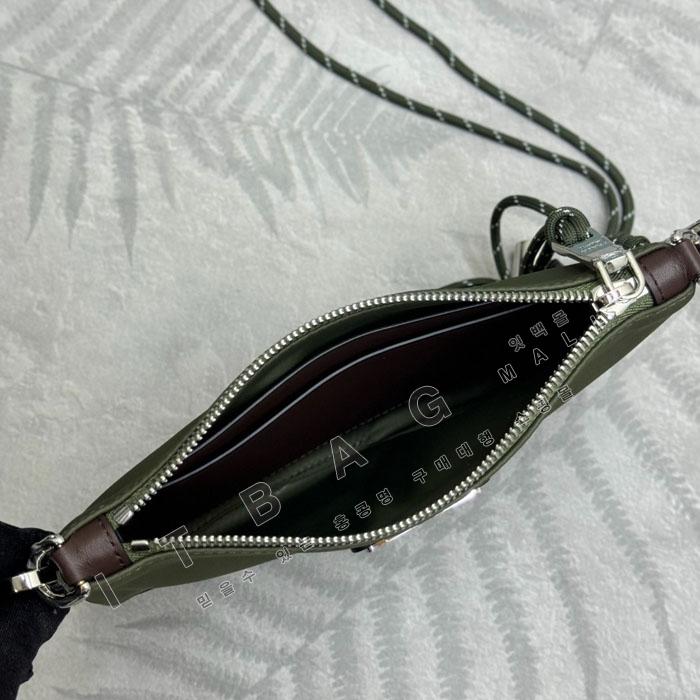 ����� �����Ϸ� ����Ʈ�� ���̽�  2ZT073   26/�Ż�