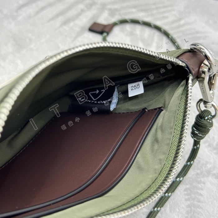 ����� �����Ϸ� ����Ʈ�� ���̽�  2ZT073   26/�Ż�