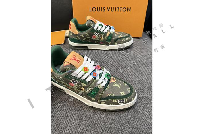 ���̺��� ���� Ʈ���̳� ����Ŀ�� YF9049 ��