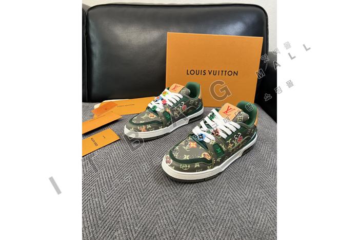 ���̺��� ���� Ʈ���̳� ����Ŀ�� YF9049 ��