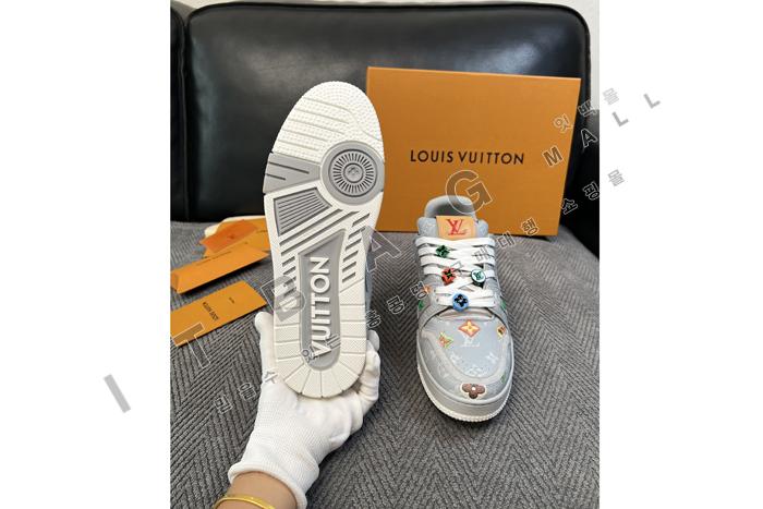 ���̺��� ���� Ʈ���̳� ����Ŀ�� YF9049-1 ��
