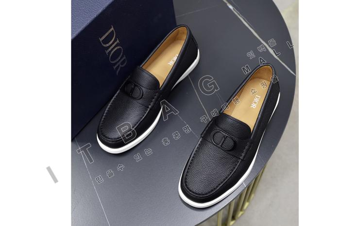 ���  ���� ���� MYB9056