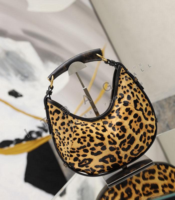 �Ի��ζ� ȣ�ǹ���  ���ٻ� ������  848818-4   26/�Ż�
