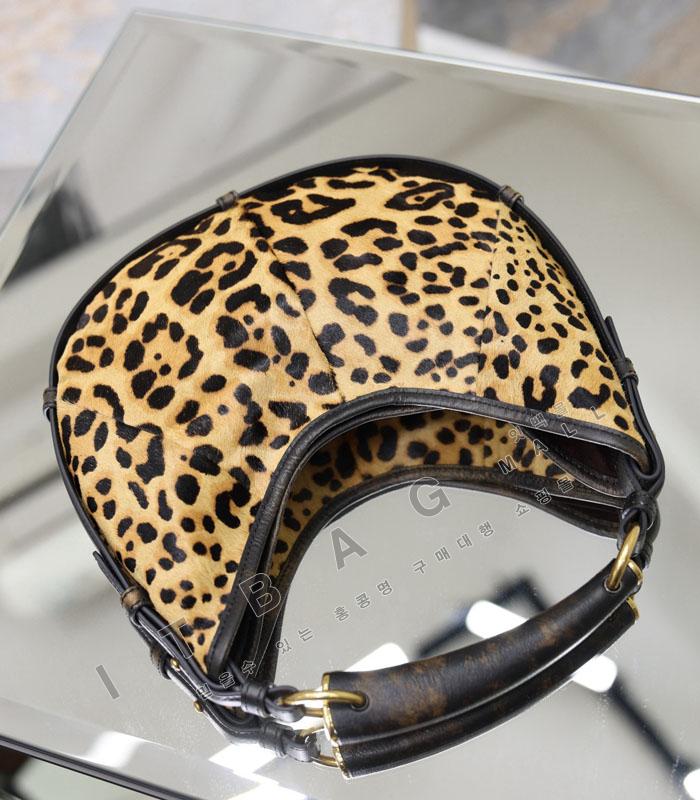 �Ի��ζ� ȣ�ǹ���  ���ٻ� ������  848818-4   26/�Ż�