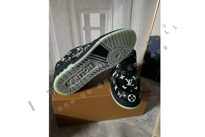 ���̺���  Ʈ���̳� ����Ŀ��  SP0241 ��  ��������