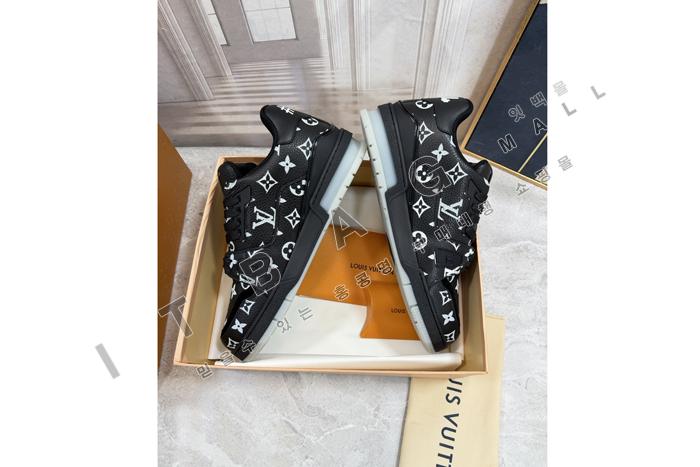 ���̺���  Ʈ���̳� ����Ŀ��  SP0241 ��  ��������