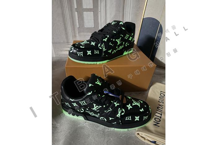 ���̺���  Ʈ���̳� ����Ŀ��  SP0241 ��  ��������