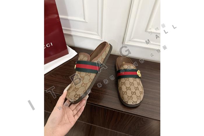 ����  GG  �� SP0245-2   ��������