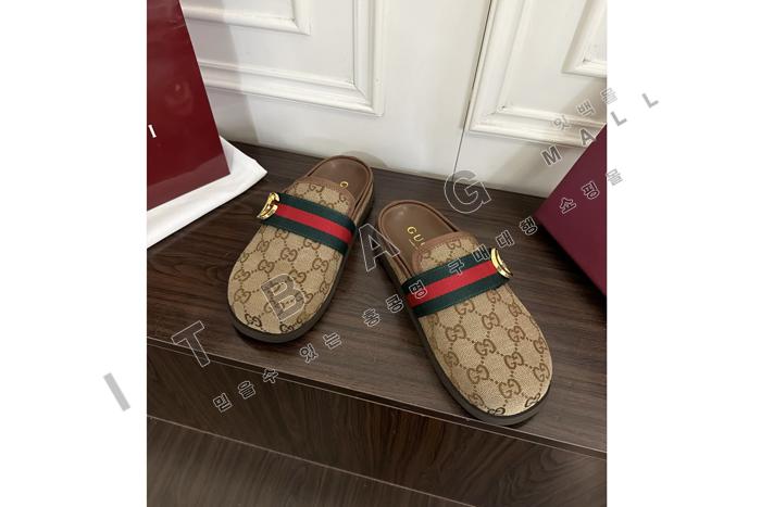 ����  GG  �� SP0245-2   ��������