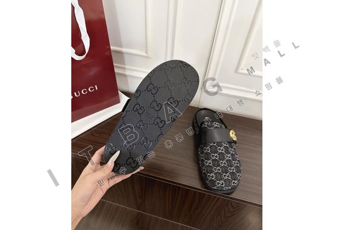 ����  GG  �� SP0245-3   ��������