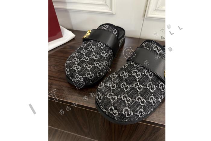����  GG  �� SP0245-3   ��������