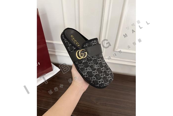 ����  GG  �� SP0245-3   ��������