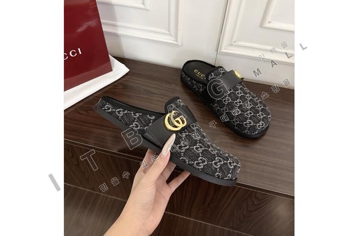 ����  GG  �� SP0245-3   ��������