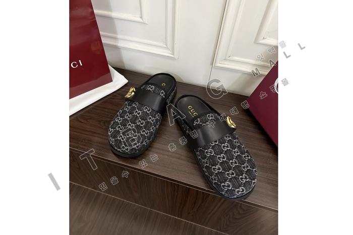����  GG  �� SP0245-3   ��������