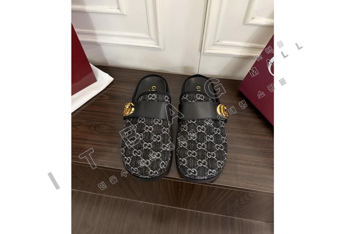 ����  GG  �� SP0245-3   ��������